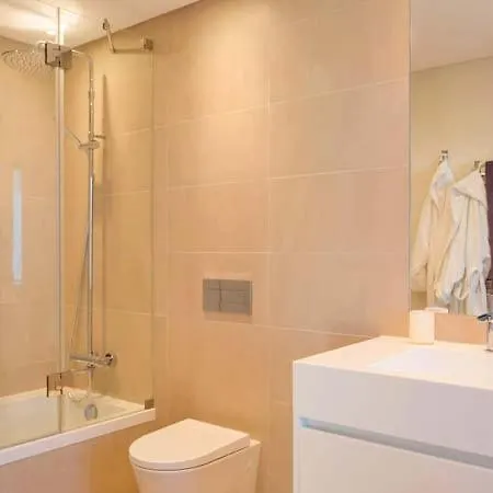 Villa Sleeps 10 Pool Air Con T715830